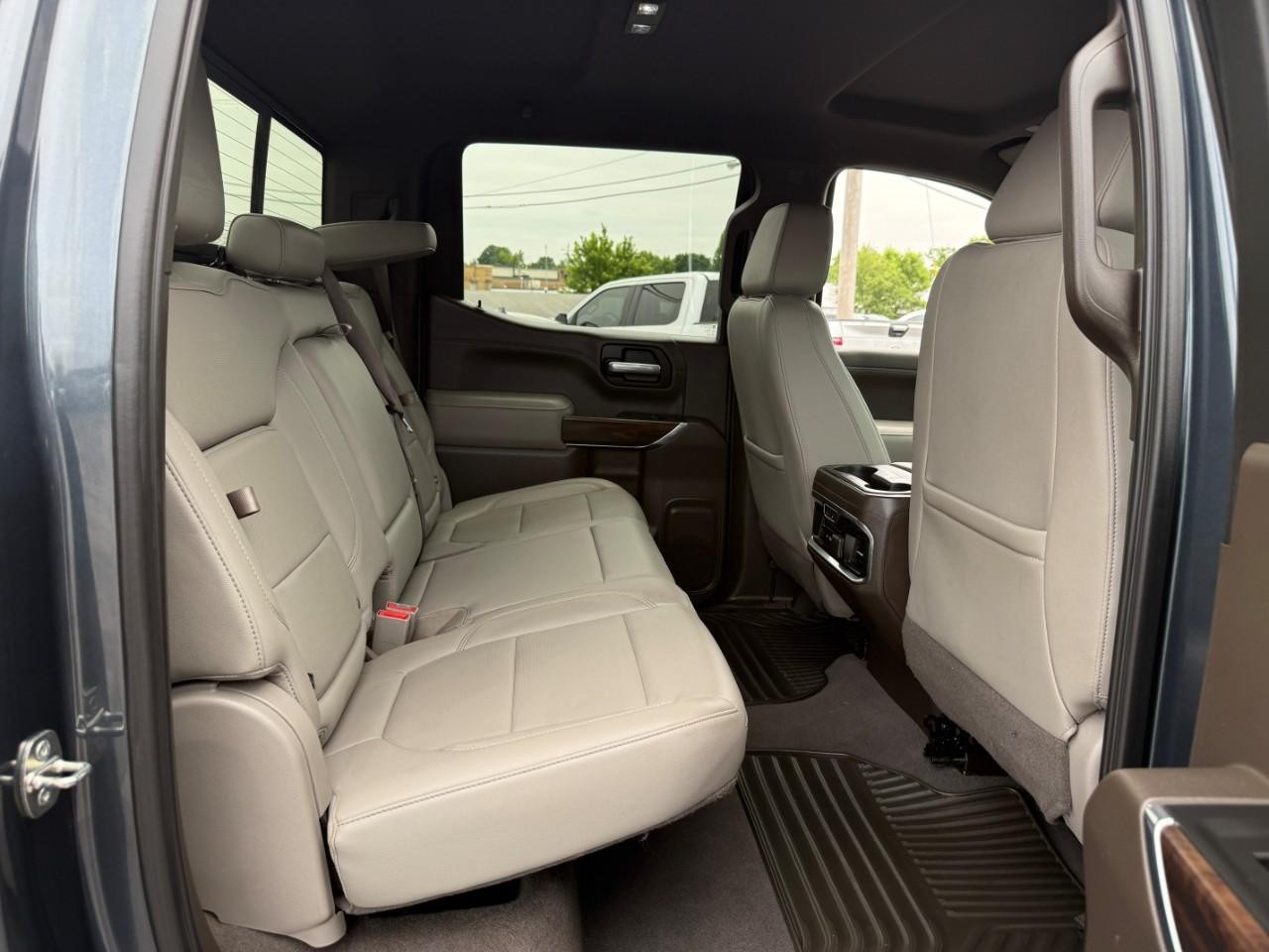 GMC Sierra 1500 Vehicle Full-screen Gallery Image 10