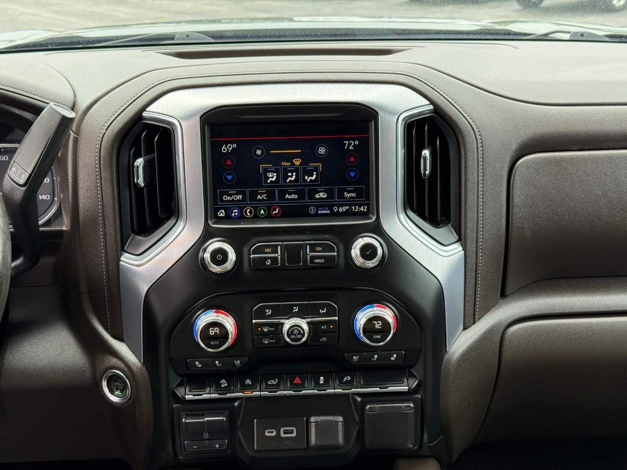 GMC Sierra 1500 Vehicle Full-screen Gallery Image 11