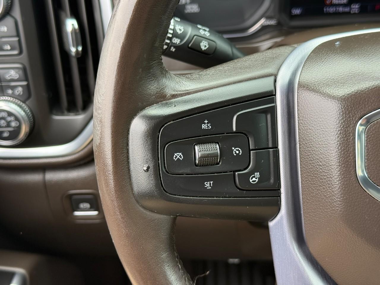 GMC Sierra 1500 Vehicle Full-screen Gallery Image 17
