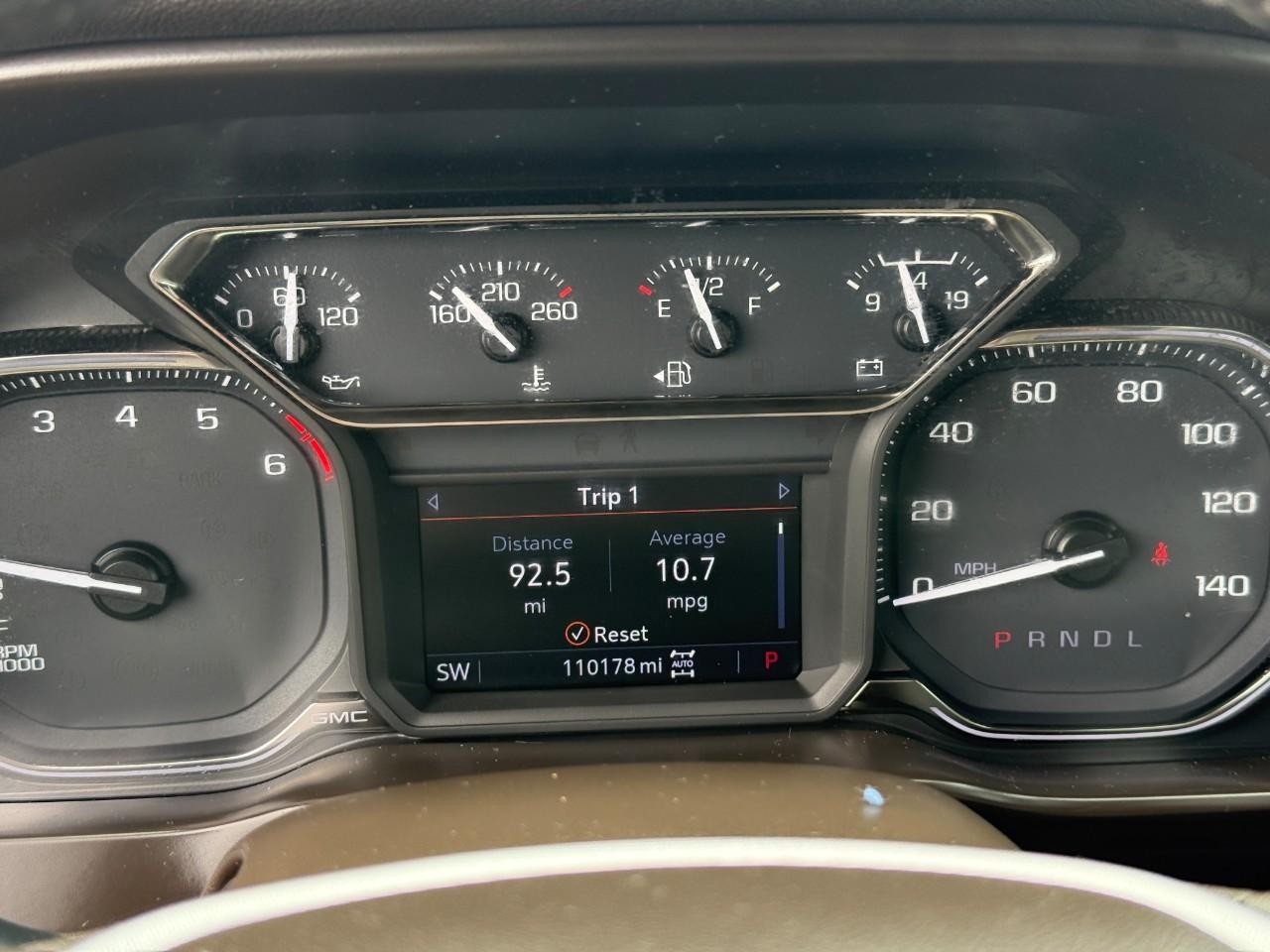 GMC Sierra 1500 Vehicle Full-screen Gallery Image 18