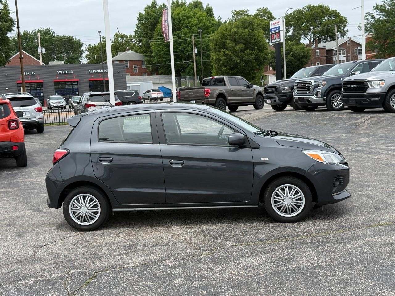 Mitsubishi Mirage Vehicle Full-screen Gallery Image 05