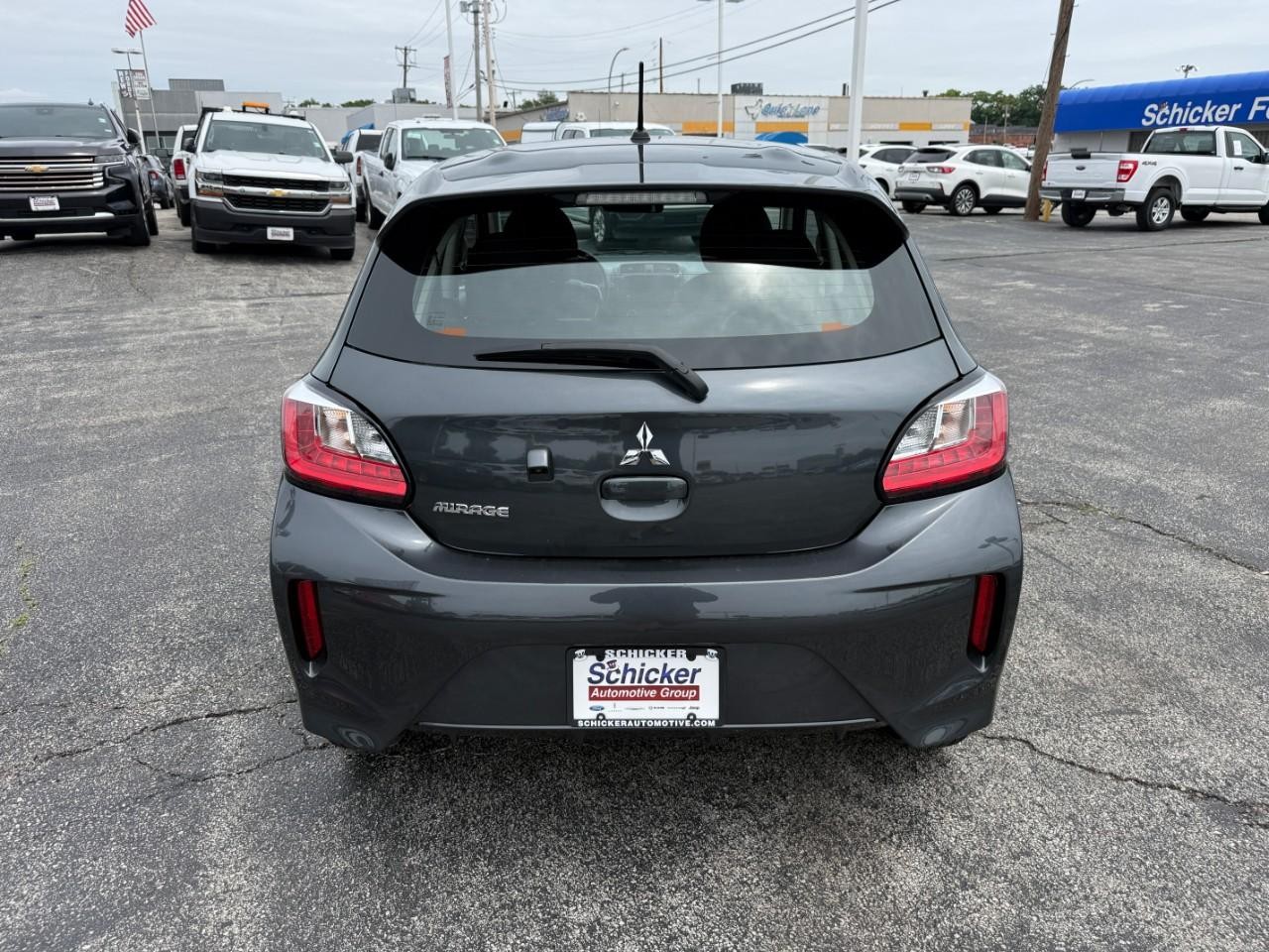 Mitsubishi Mirage Vehicle Full-screen Gallery Image 08