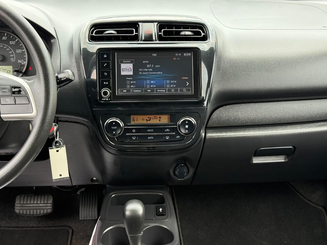 Mitsubishi Mirage Vehicle Full-screen Gallery Image 14