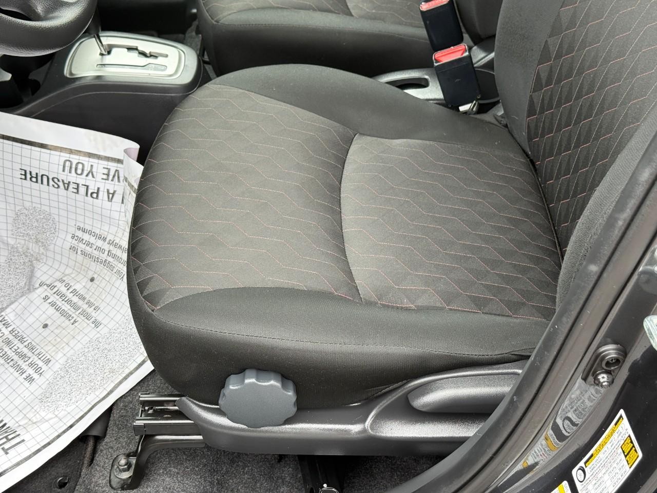 Mitsubishi Mirage Vehicle Full-screen Gallery Image 18
