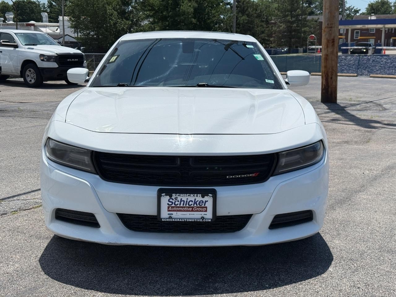 Dodge Charger Vehicle Full-screen Gallery Image 09