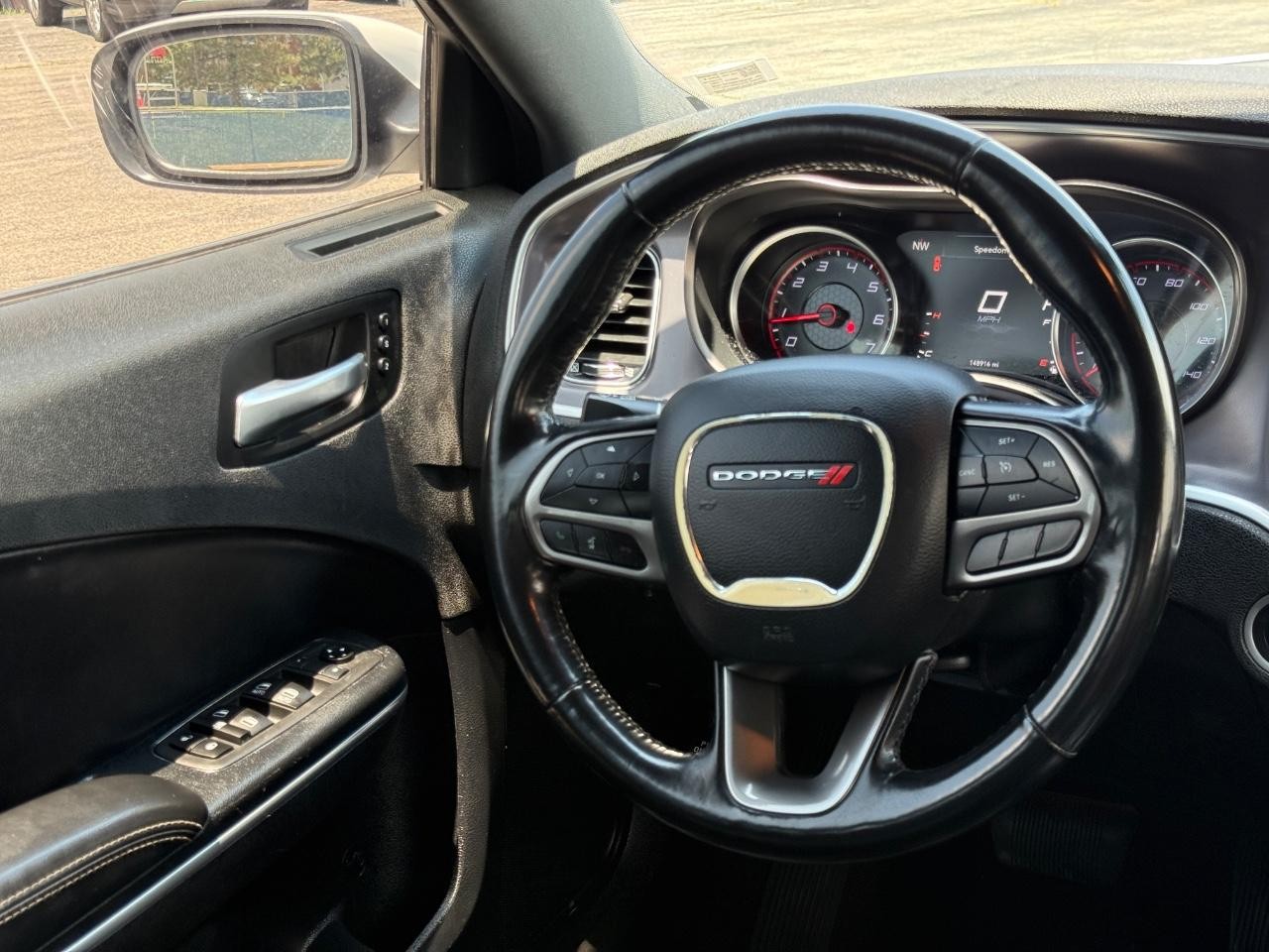 Dodge Charger Vehicle Full-screen Gallery Image 12