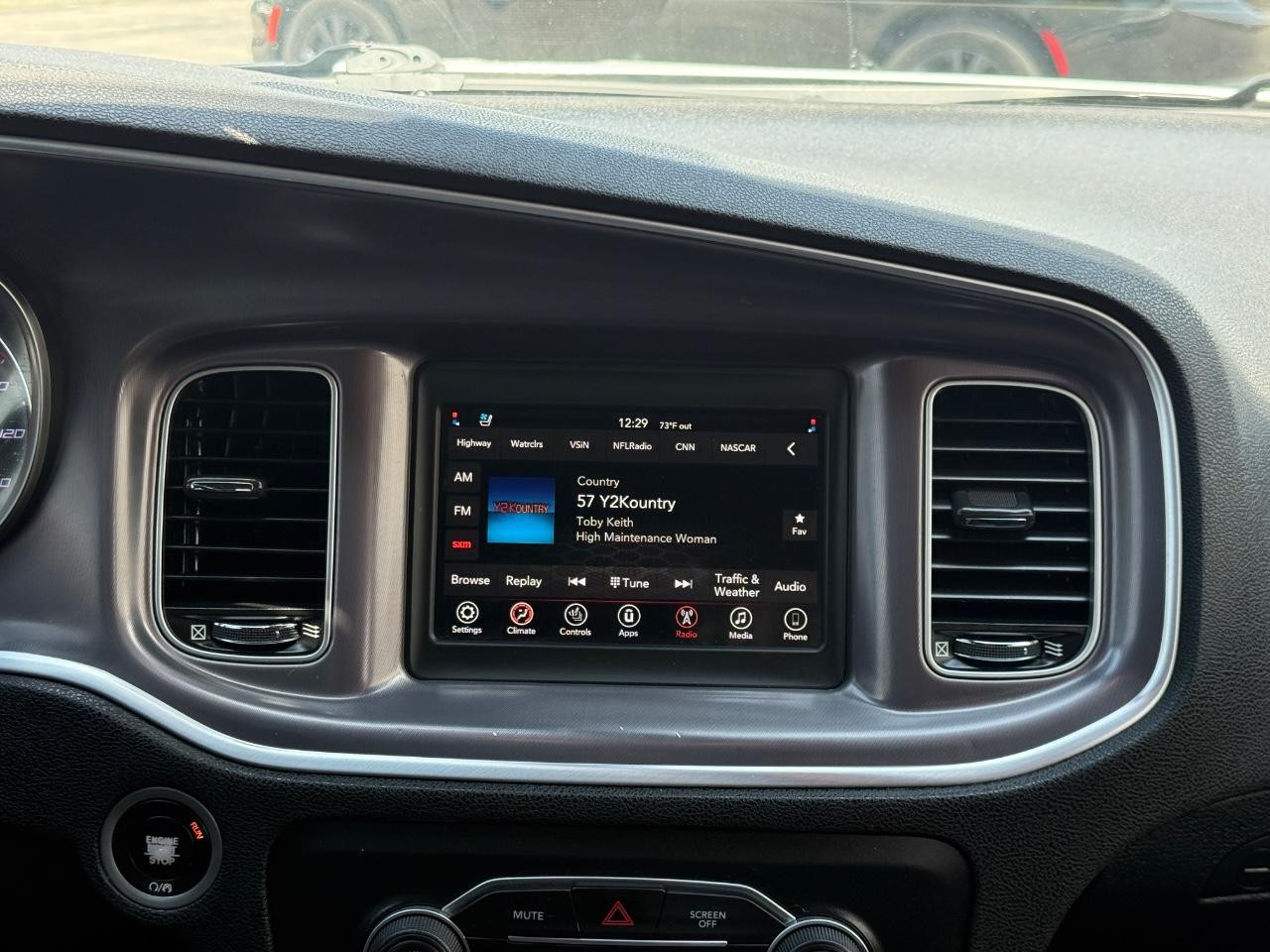 Dodge Charger Vehicle Full-screen Gallery Image 13