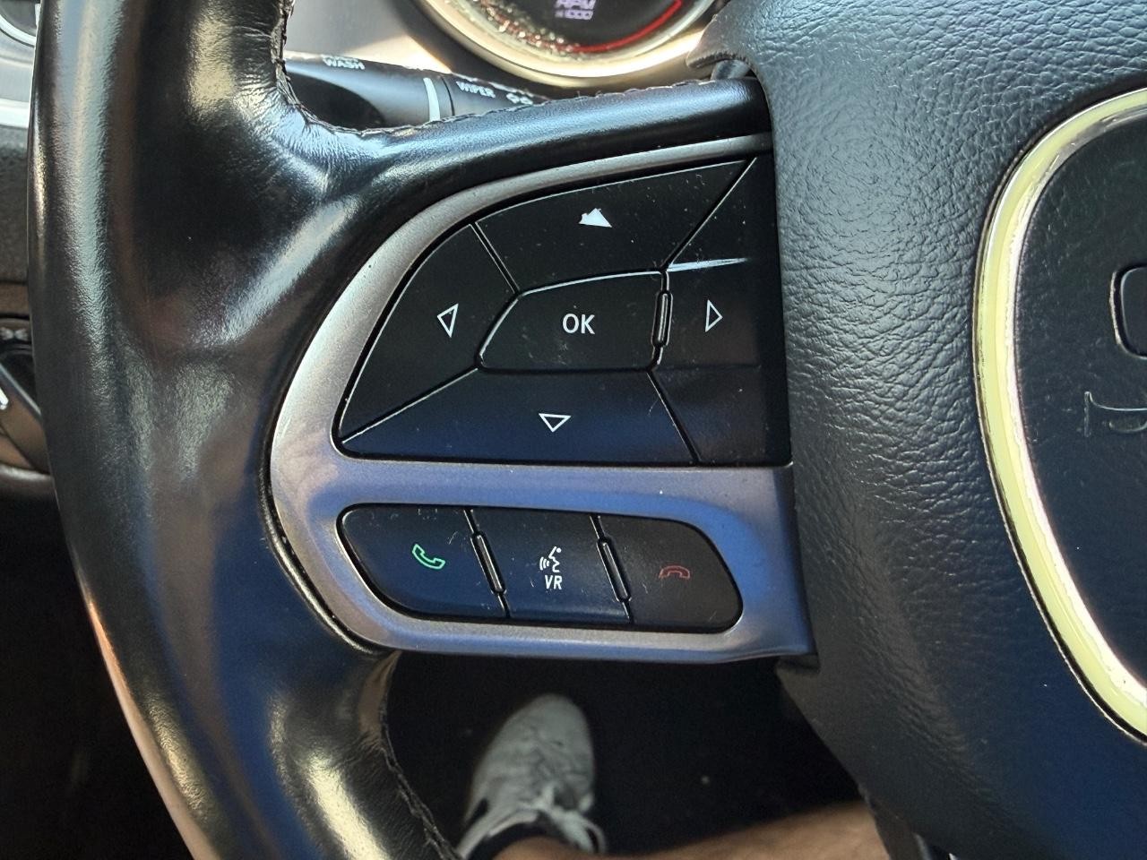 Dodge Charger Vehicle Full-screen Gallery Image 19