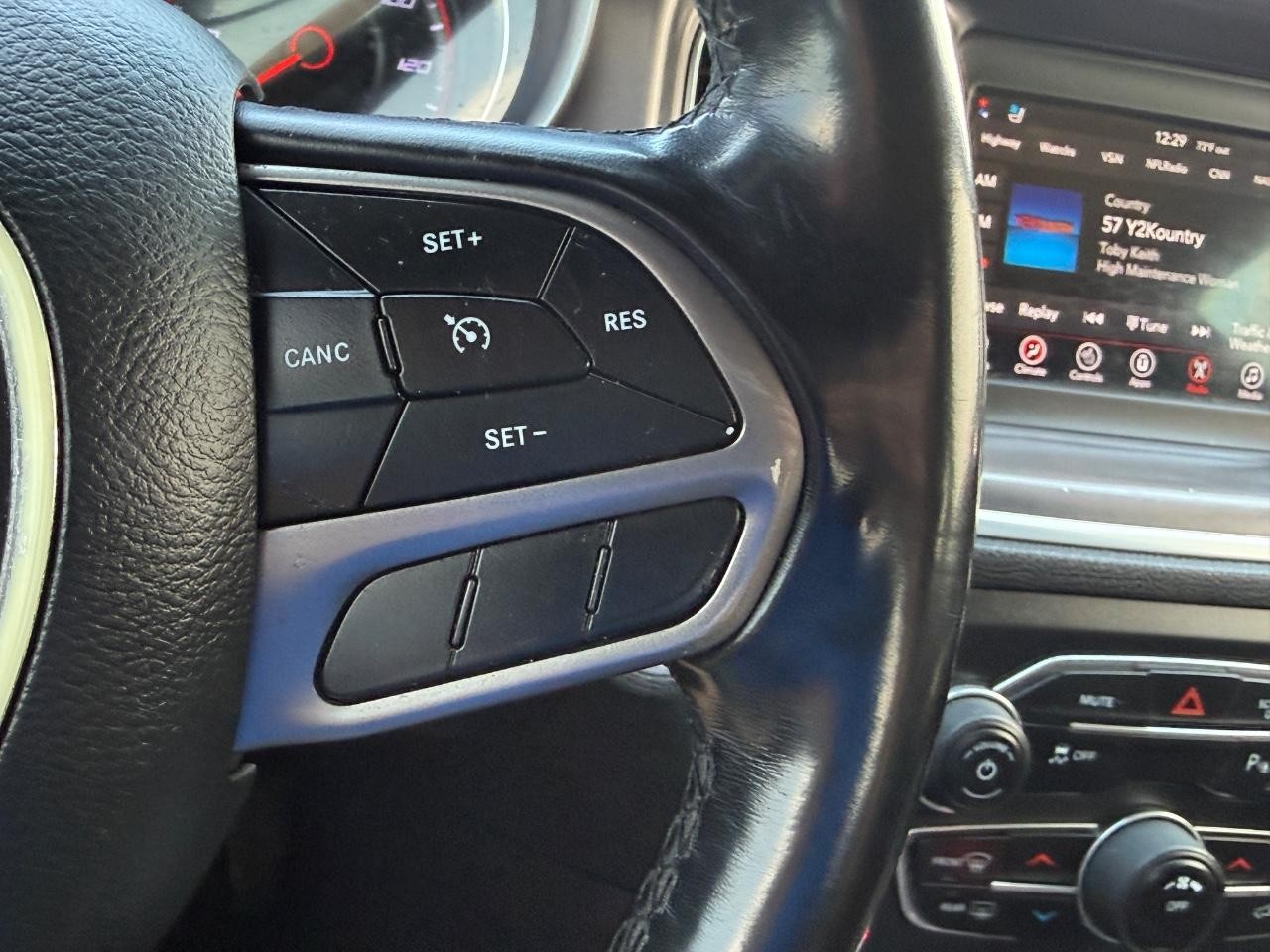 Dodge Charger Vehicle Full-screen Gallery Image 20
