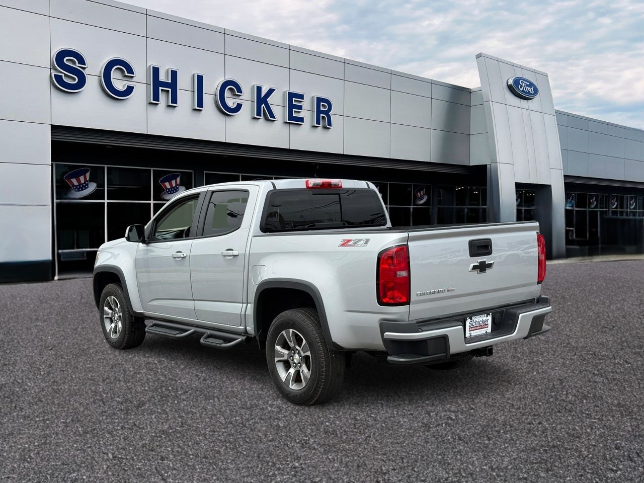 Chevrolet Colorado Vehicle Full-screen Gallery Image 03