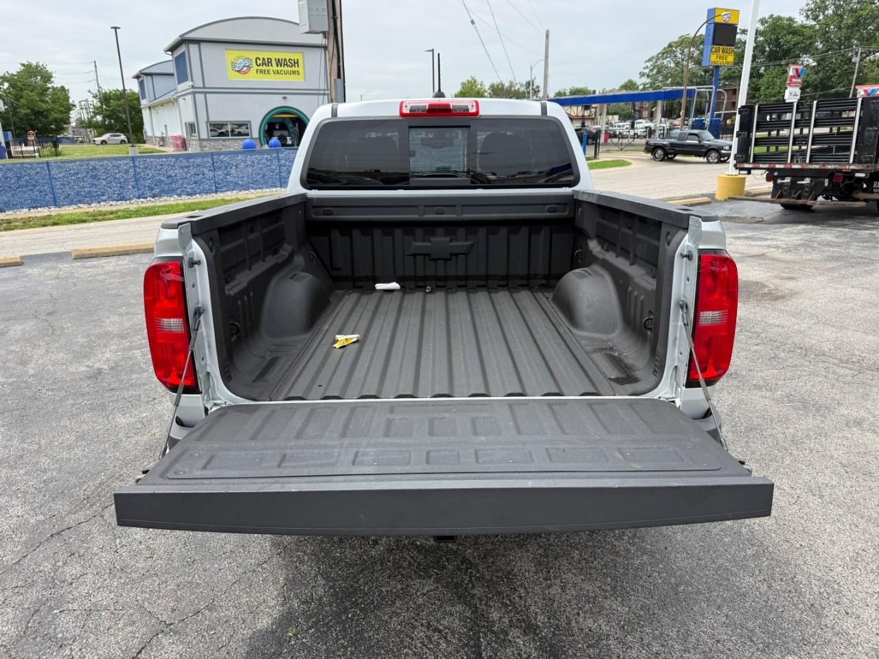 Chevrolet Colorado Vehicle Full-screen Gallery Image 07