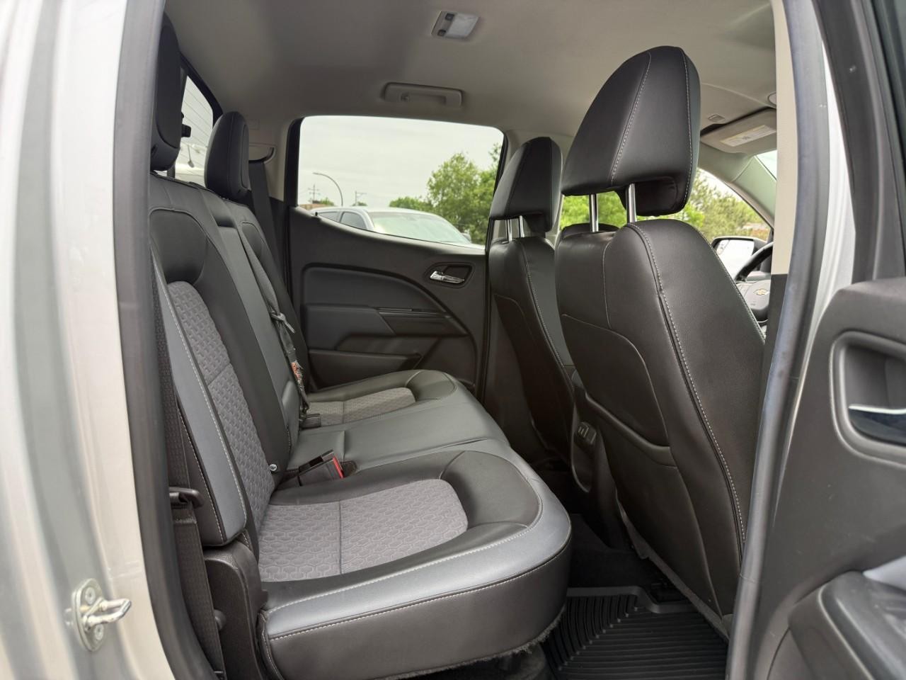 Chevrolet Colorado Vehicle Full-screen Gallery Image 10