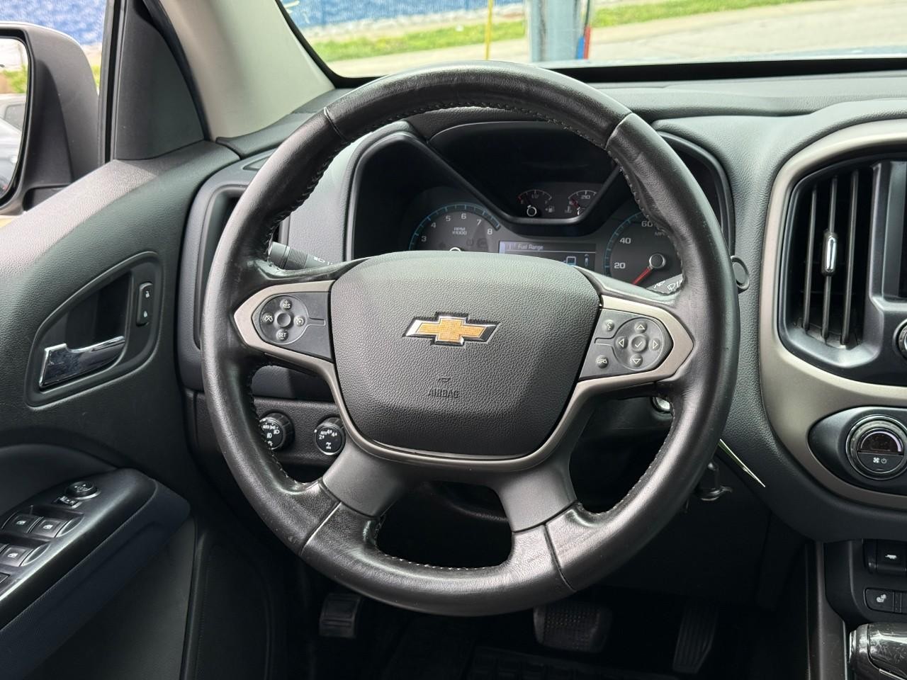 Chevrolet Colorado Vehicle Full-screen Gallery Image 12