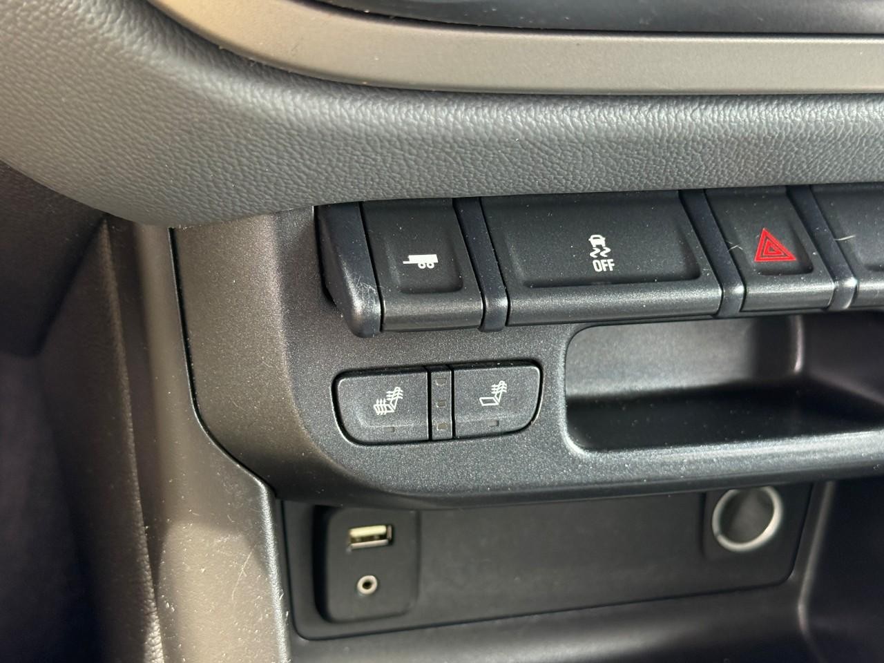 Chevrolet Colorado Vehicle Full-screen Gallery Image 24