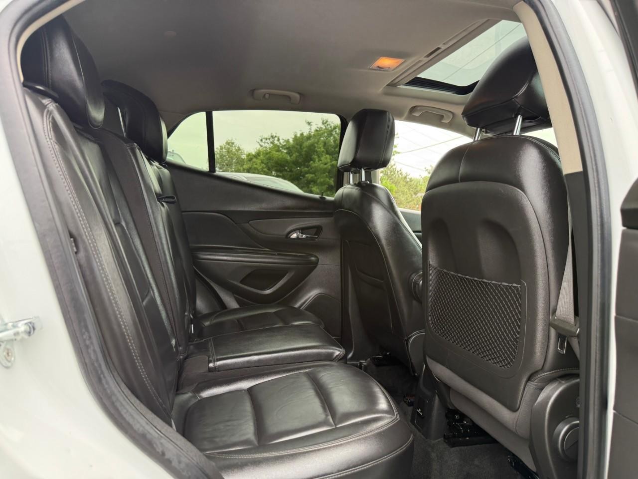 Buick Encore Vehicle Full-screen Gallery Image 11