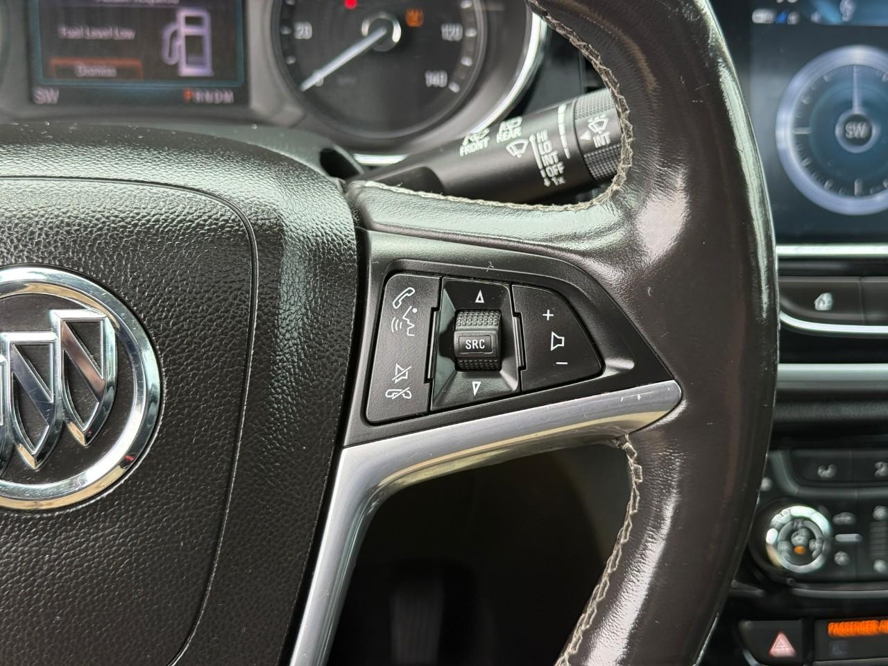 Buick Encore Vehicle Full-screen Gallery Image 21