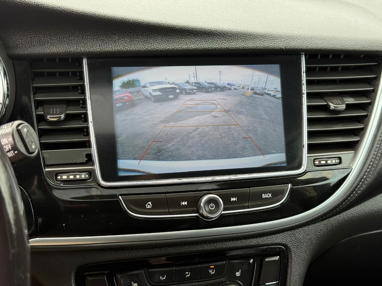 Buick Encore Vehicle Full-screen Gallery Image 24