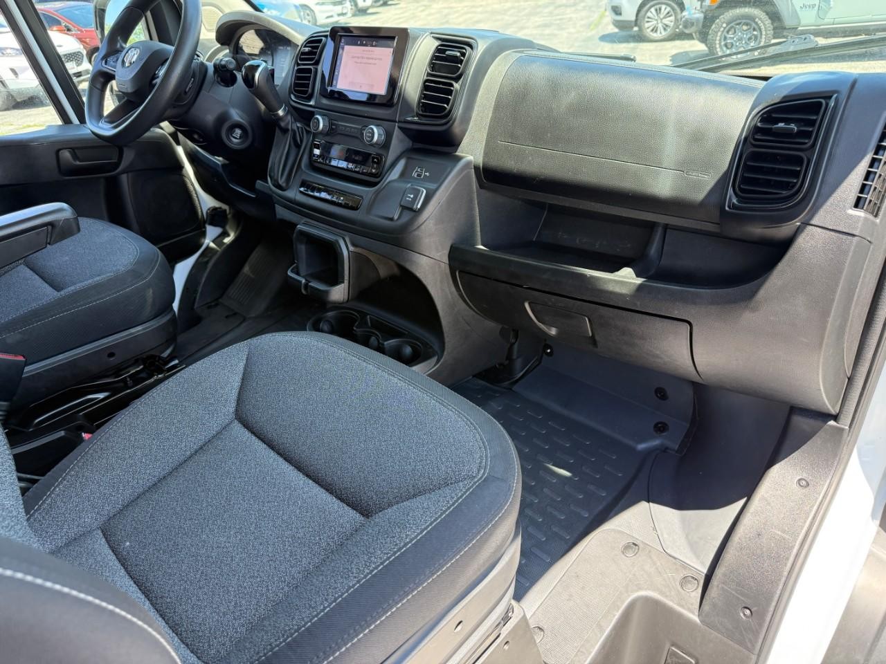 Ram ProMaster Cargo Van Vehicle Full-screen Gallery Image 10