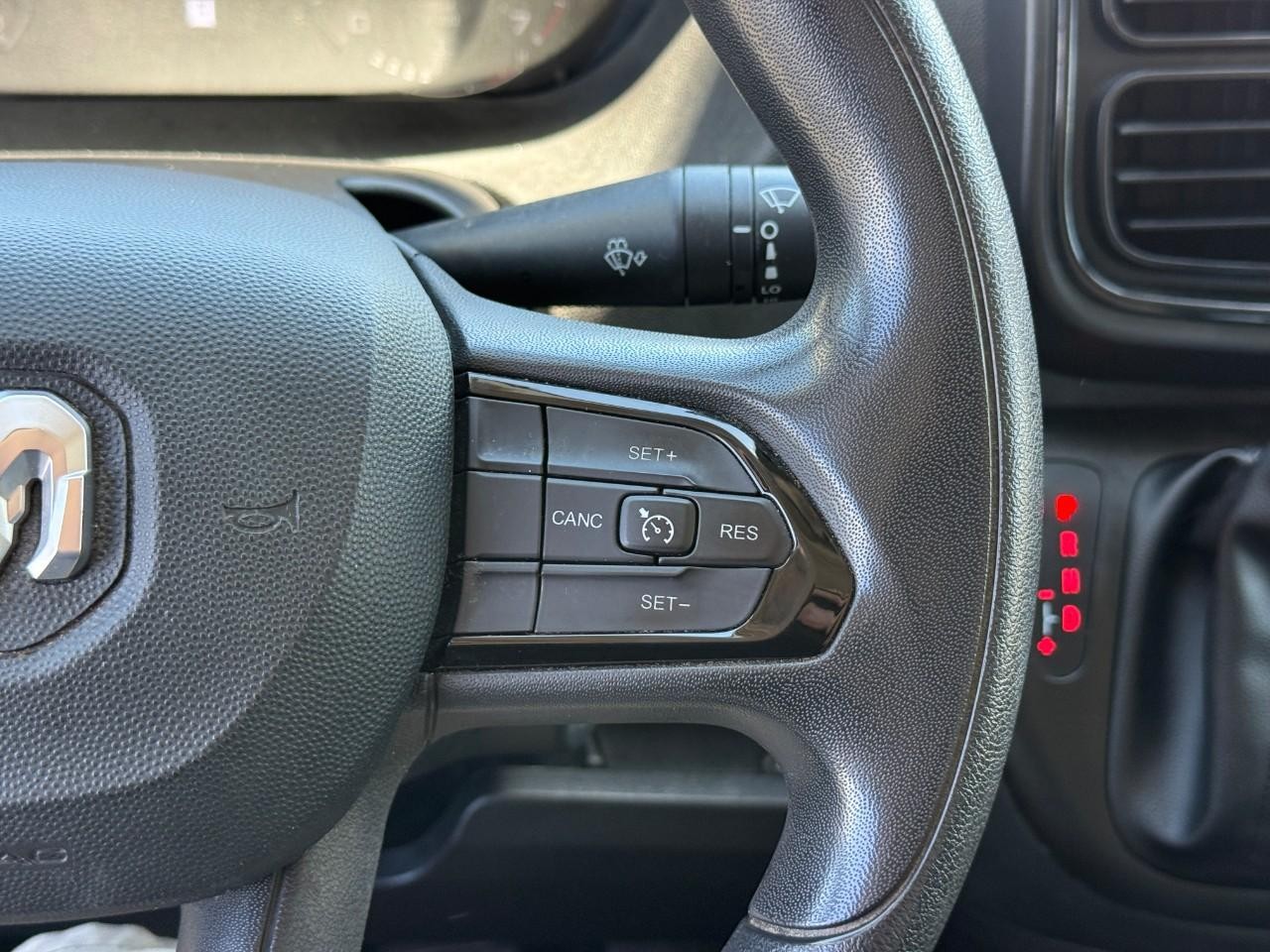 Ram ProMaster Cargo Van Vehicle Full-screen Gallery Image 15