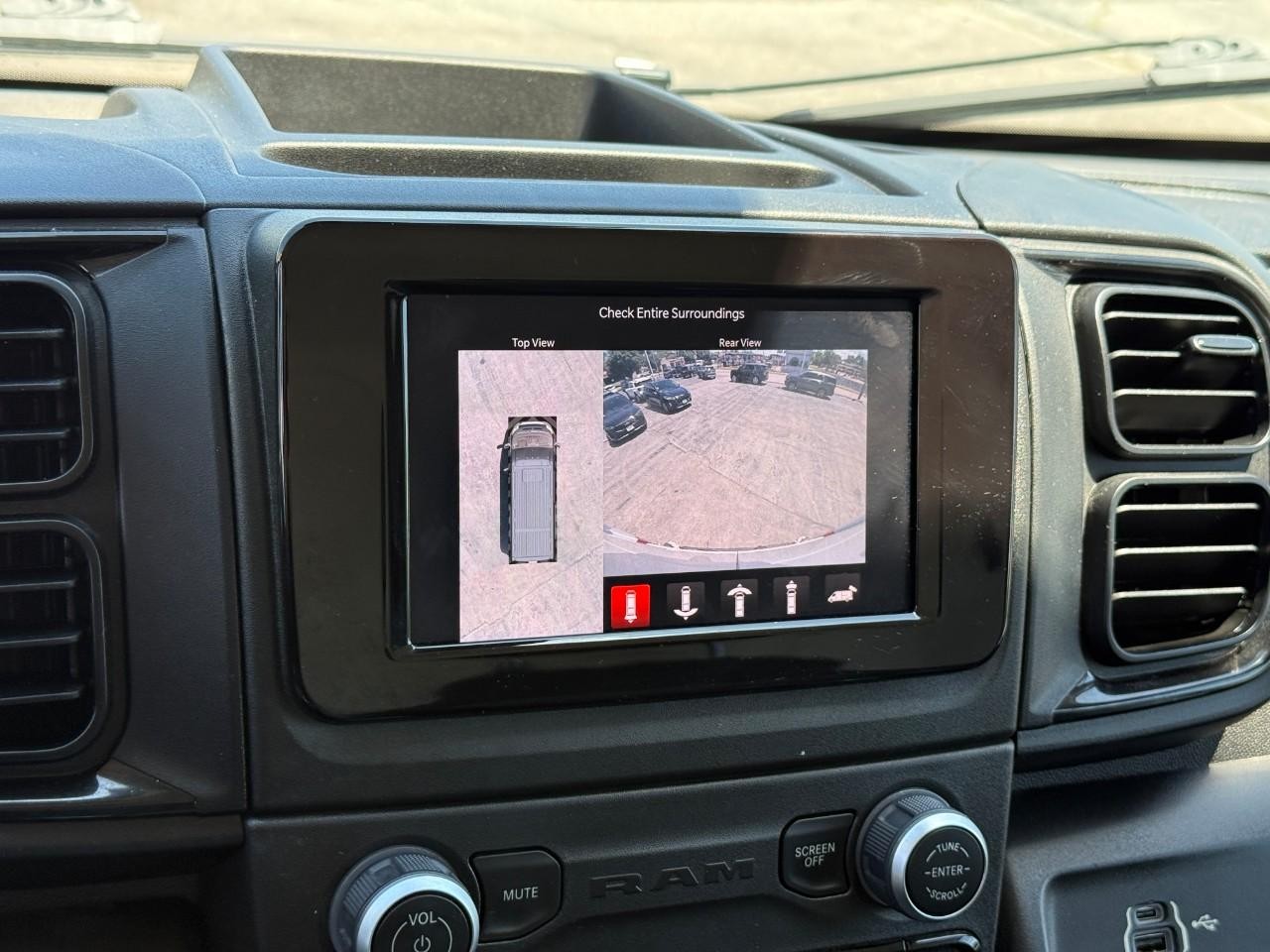 Ram ProMaster Cargo Van Vehicle Full-screen Gallery Image 18