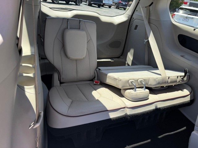 2020 Chrysler Pacifica Limited - Photo 11