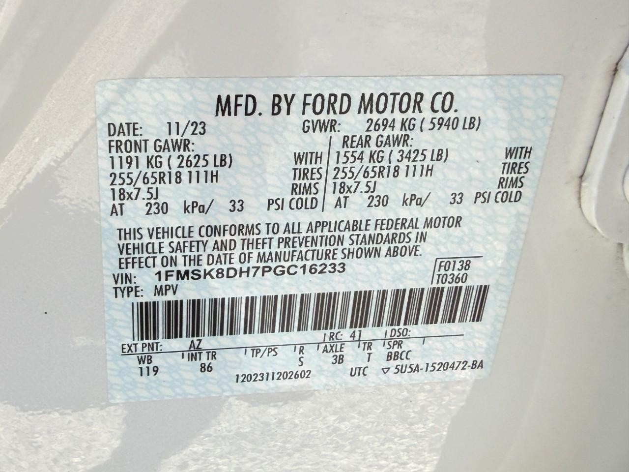 Ford Explorer Vehicle Full-screen Gallery Image 23