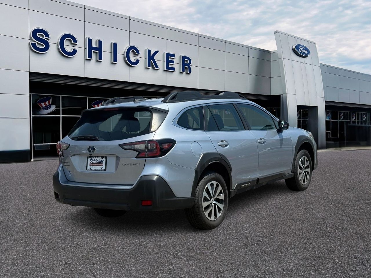 Subaru Outback Vehicle Full-screen Gallery Image 02