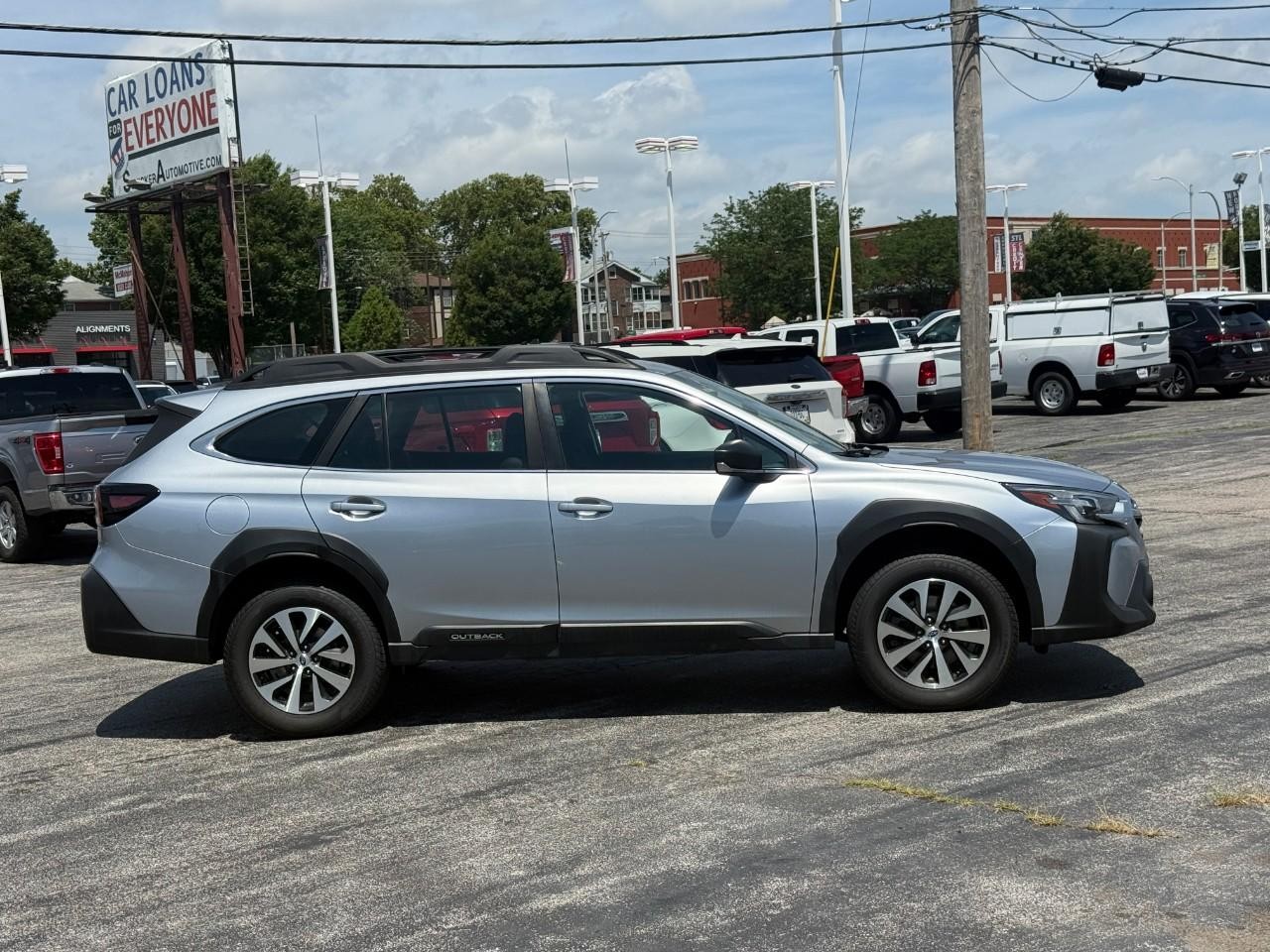Subaru Outback Vehicle Full-screen Gallery Image 05