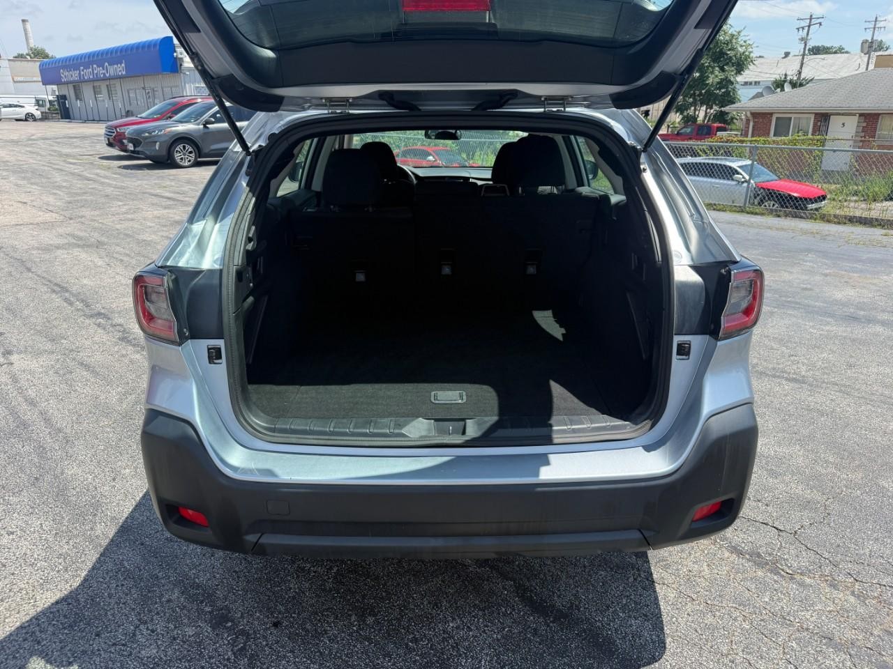 Subaru Outback Vehicle Full-screen Gallery Image 08