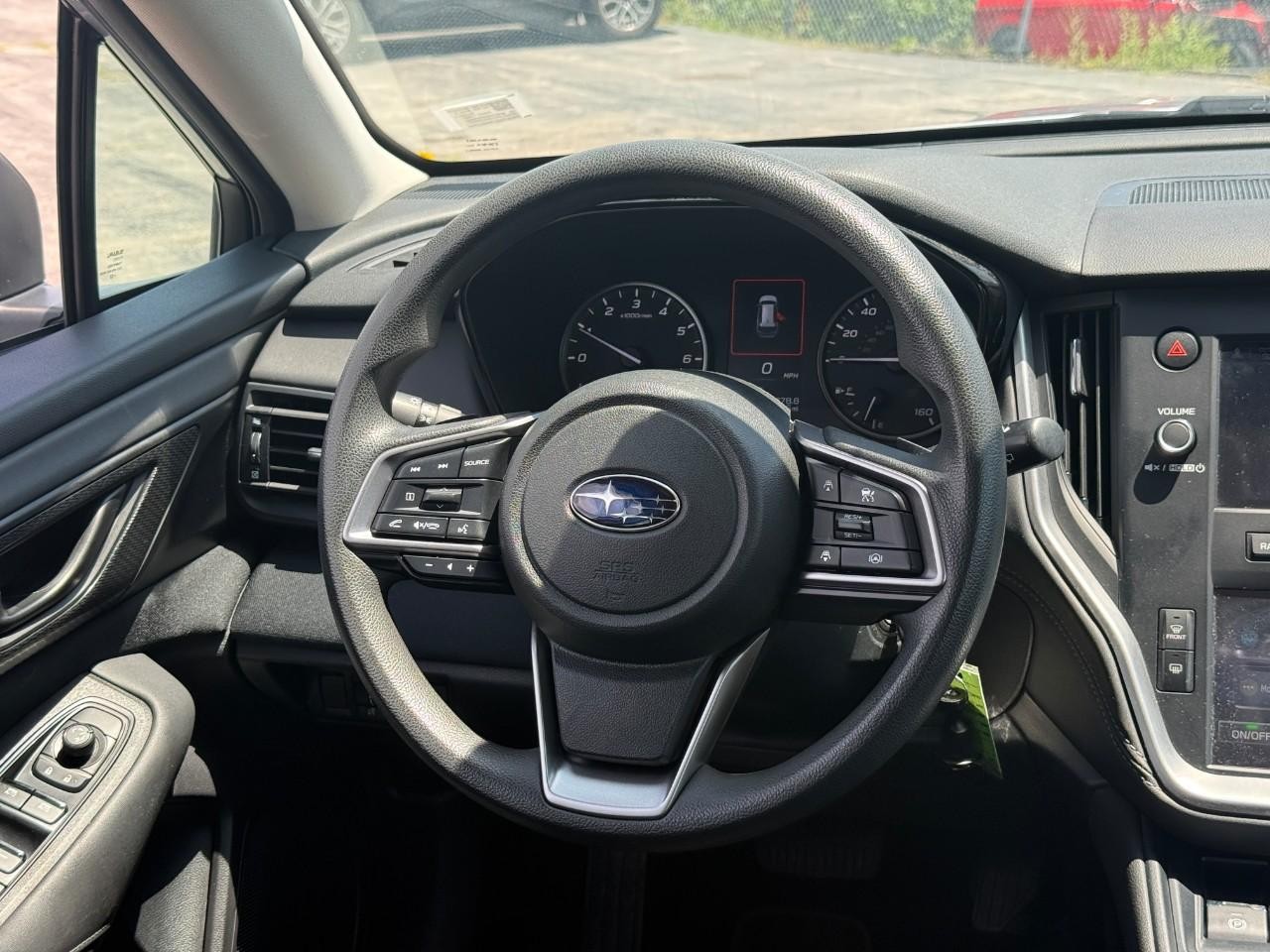 Subaru Outback Vehicle Full-screen Gallery Image 13