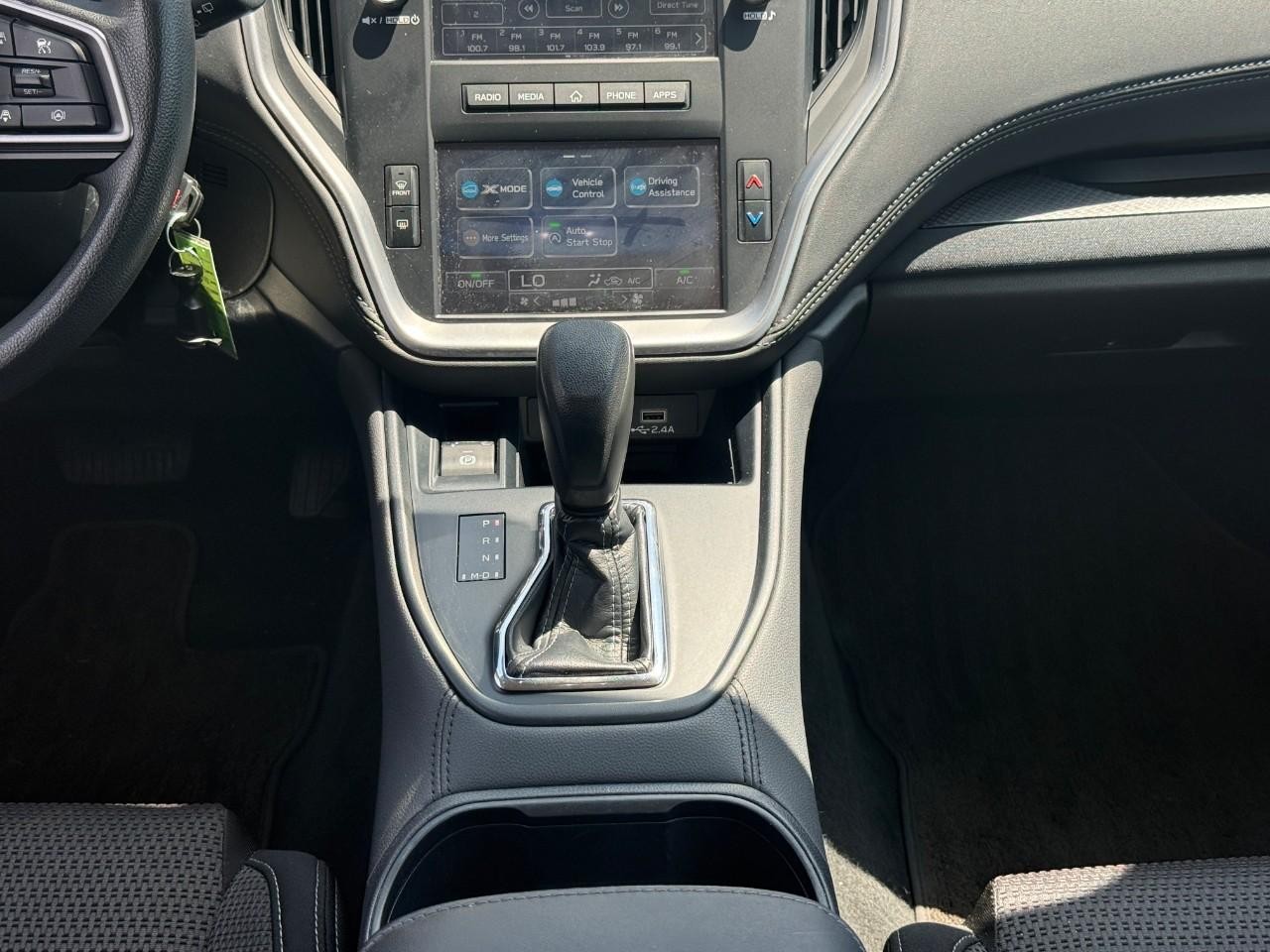 Subaru Outback Vehicle Full-screen Gallery Image 15