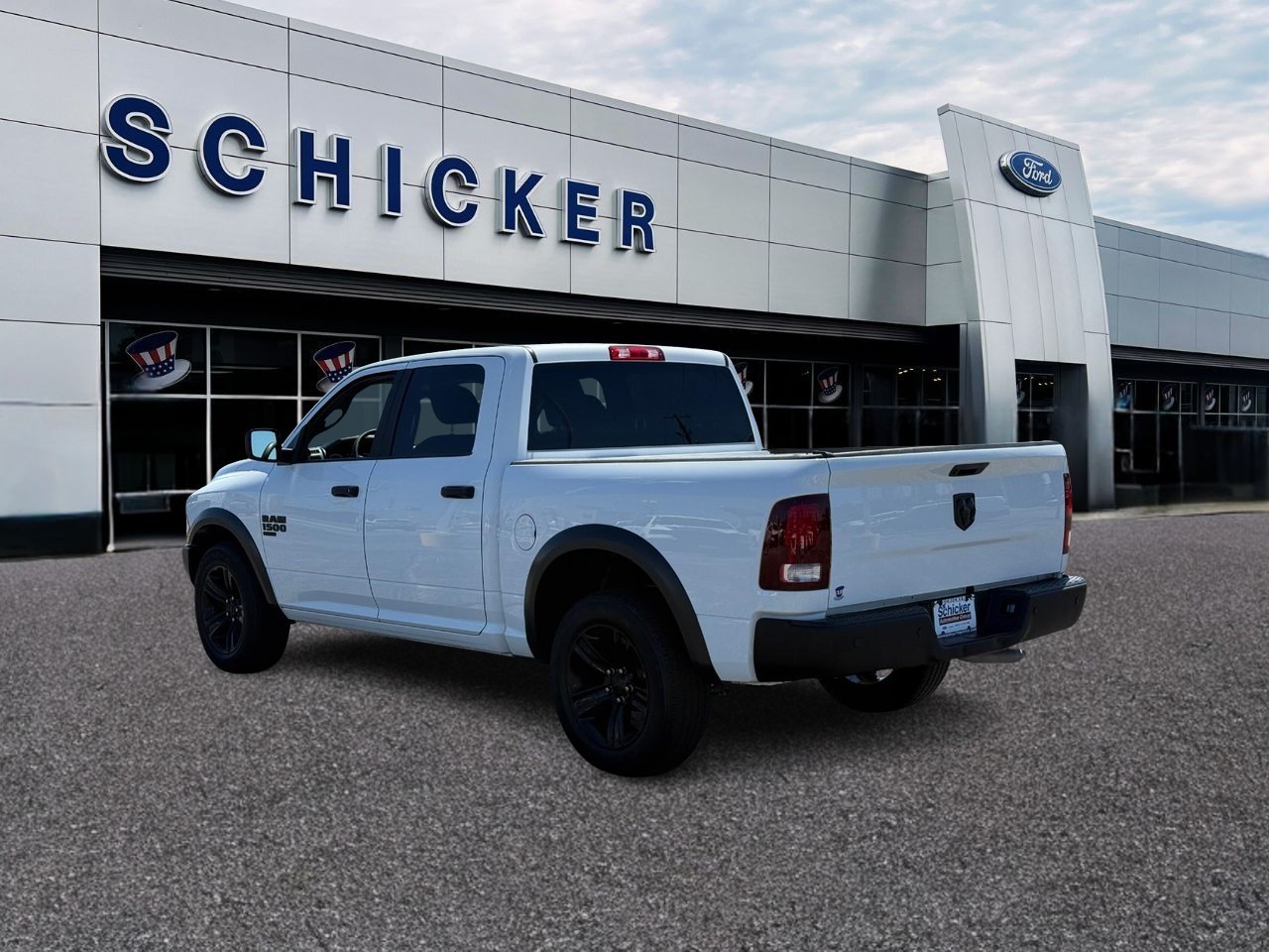 Ram 1500 Classic Vehicle Full-screen Gallery Image 03