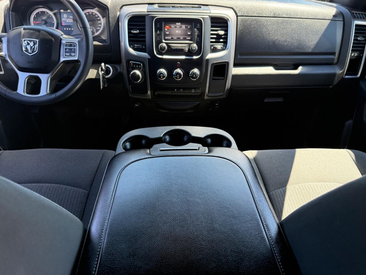 Ram 1500 Classic Vehicle Full-screen Gallery Image 11