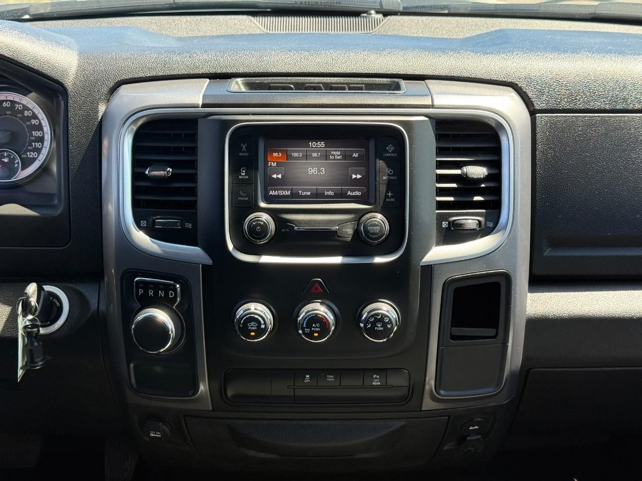 Ram 1500 Classic Vehicle Full-screen Gallery Image 13