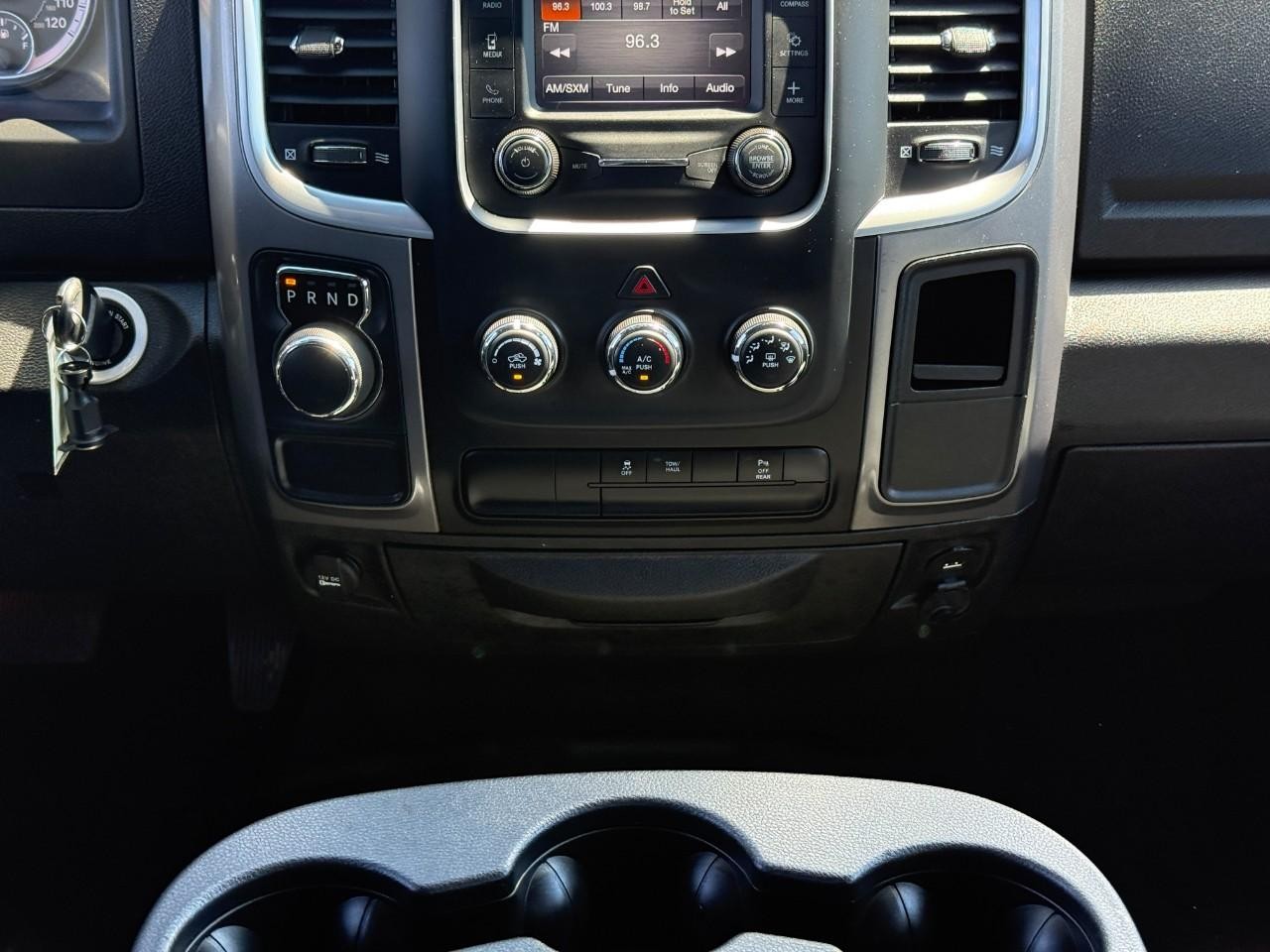 Ram 1500 Classic Vehicle Full-screen Gallery Image 14