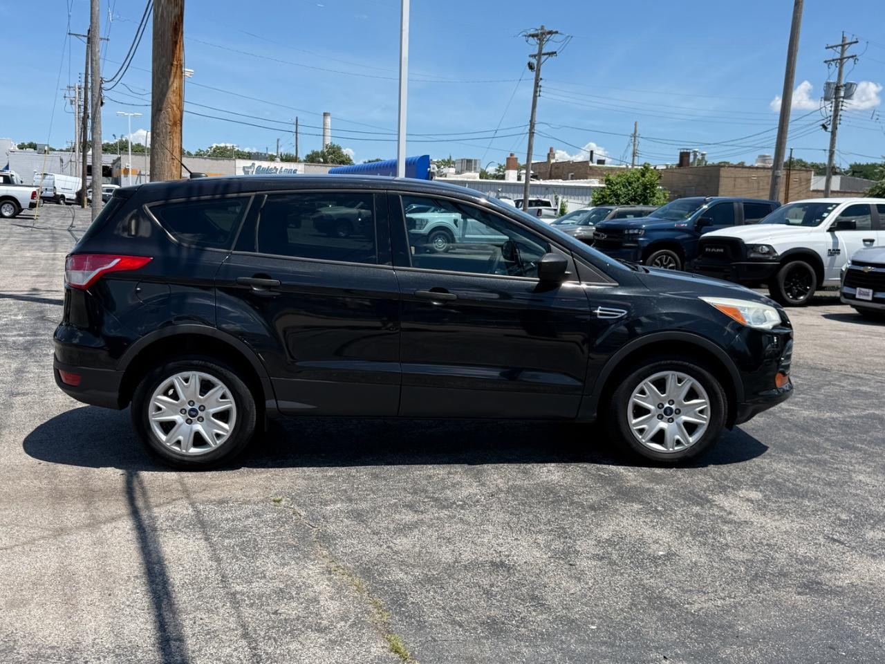 Ford Escape Vehicle Full-screen Gallery Image 02