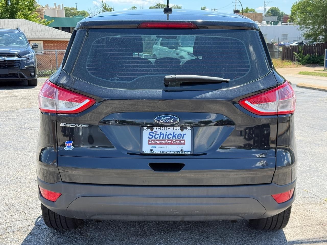 Ford Escape Vehicle Full-screen Gallery Image 05
