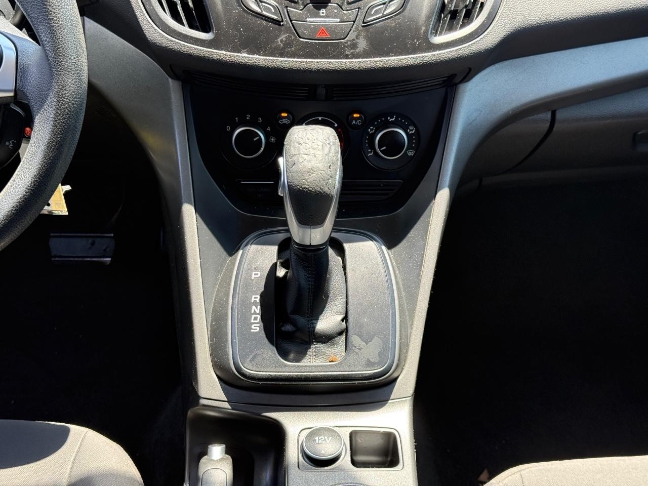 Ford Escape Vehicle Full-screen Gallery Image 14