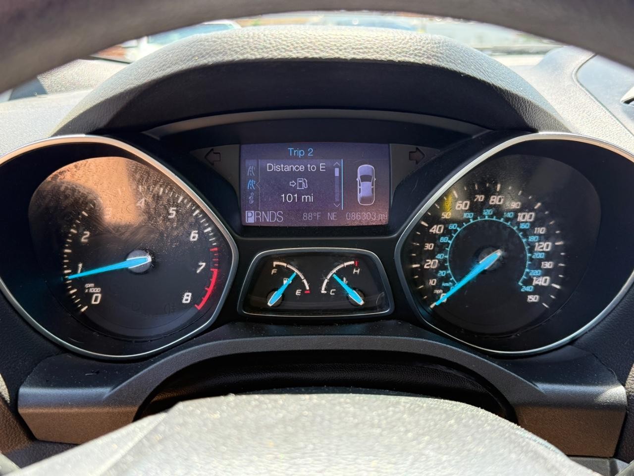 Ford Escape Vehicle Full-screen Gallery Image 19