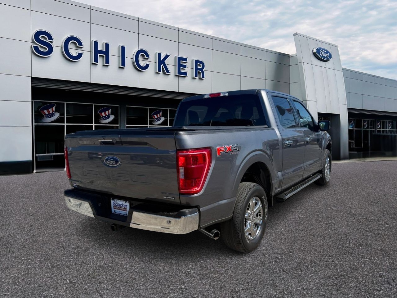 Ford F-150 Vehicle Full-screen Gallery Image 02