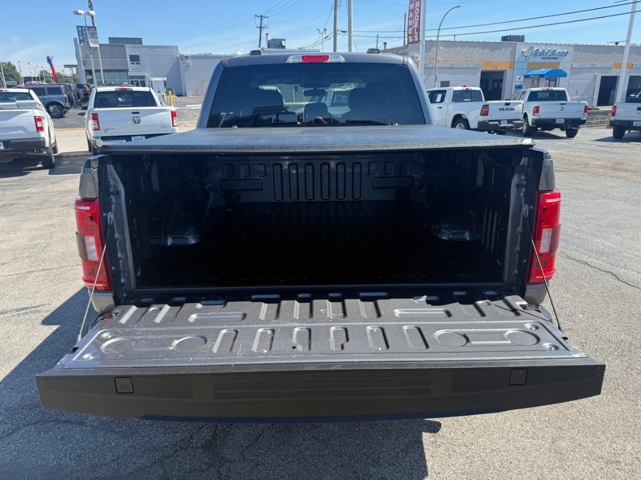 Ford F-150 Vehicle Full-screen Gallery Image 07