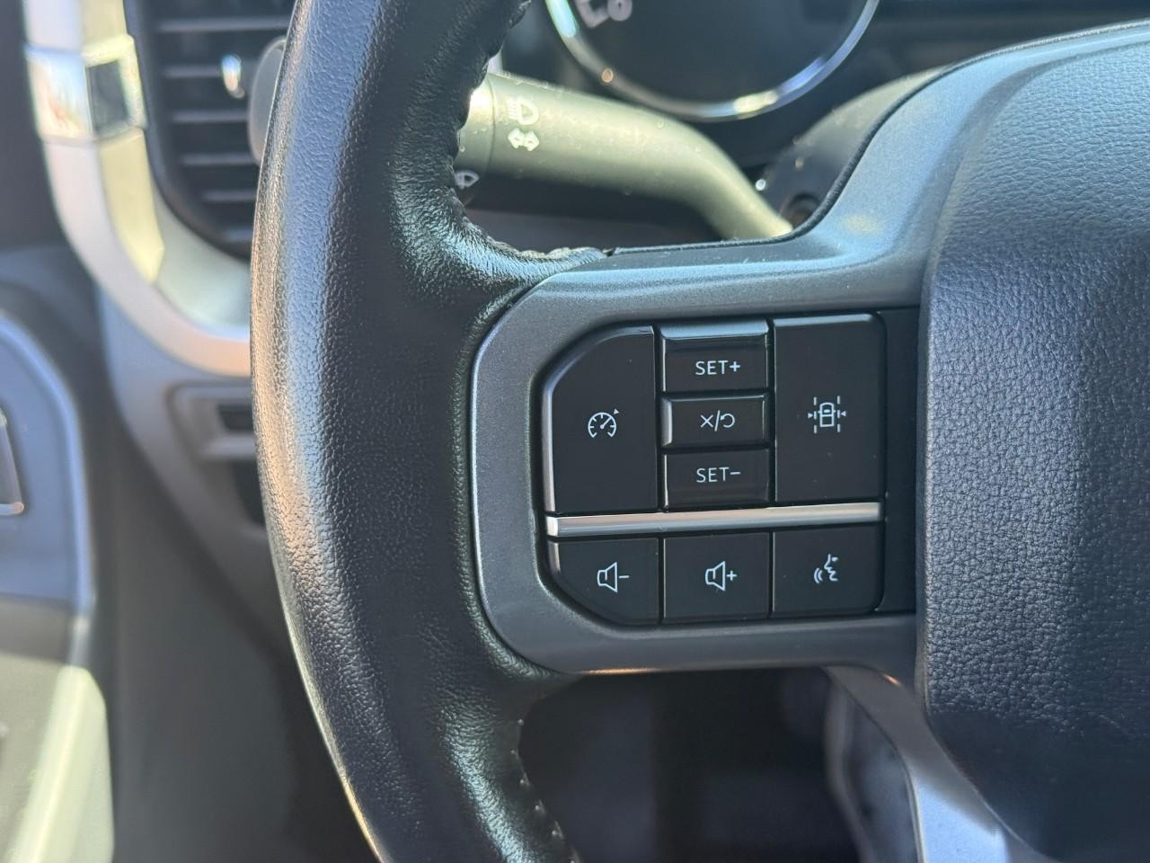 Ford F-150 Vehicle Full-screen Gallery Image 18