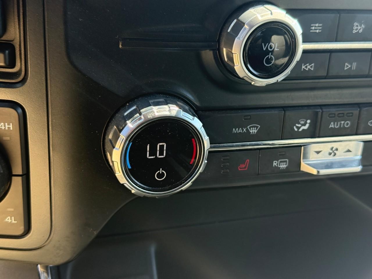 Ford F-150 Vehicle Full-screen Gallery Image 21