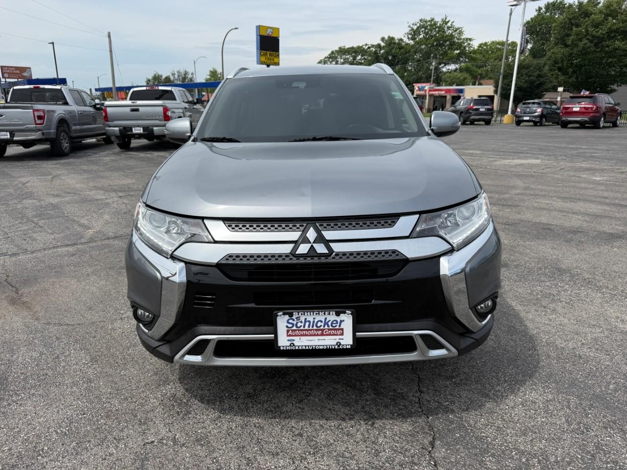Mitsubishi Outlander Vehicle Full-screen Gallery Image 09