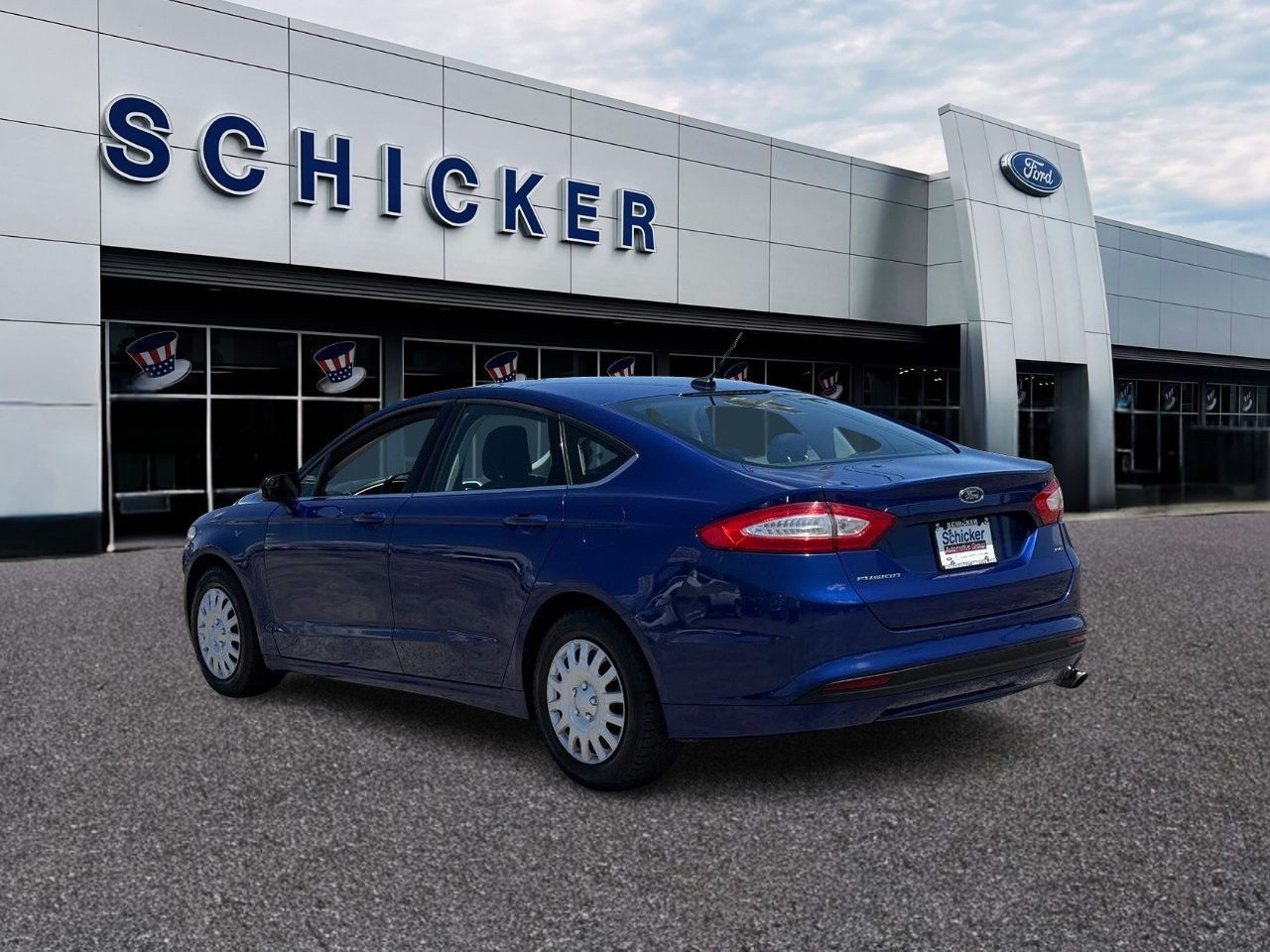 Ford Fusion Vehicle Full-screen Gallery Image 03