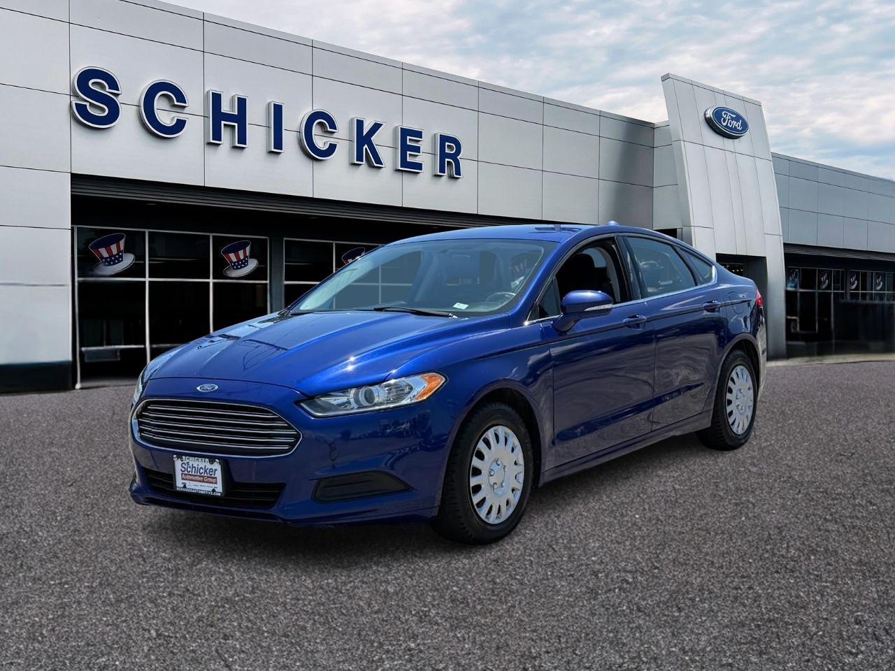 Ford Fusion Vehicle Full-screen Gallery Image 04