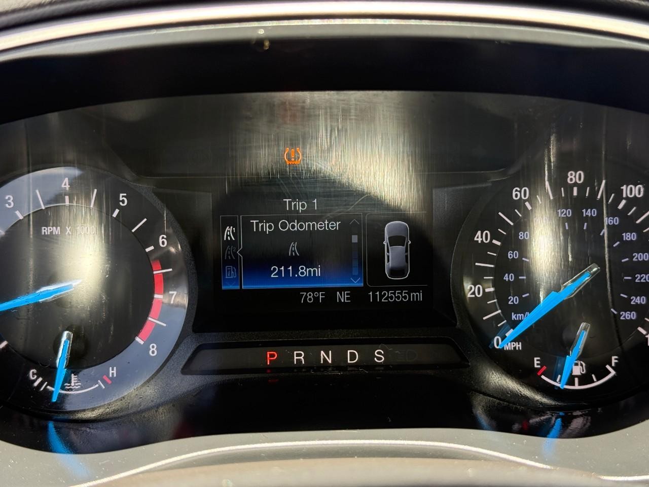 Ford Fusion Vehicle Full-screen Gallery Image 21