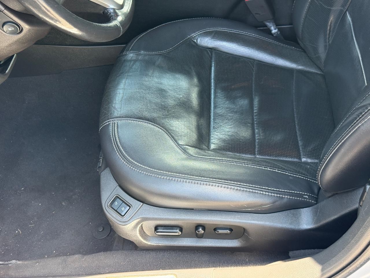 Ford Taurus Vehicle Full-screen Gallery Image 17