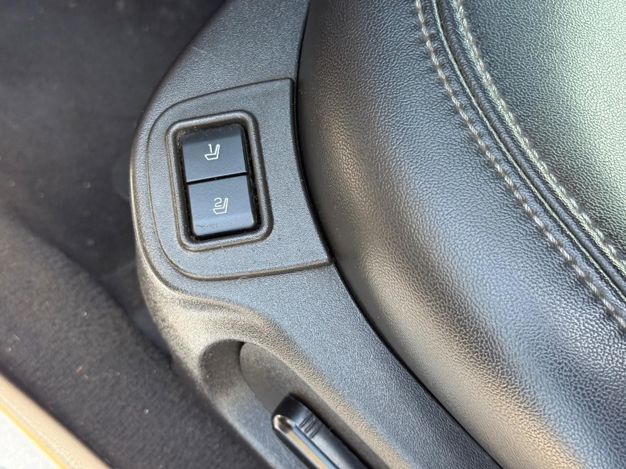 Ford Taurus Vehicle Full-screen Gallery Image 18