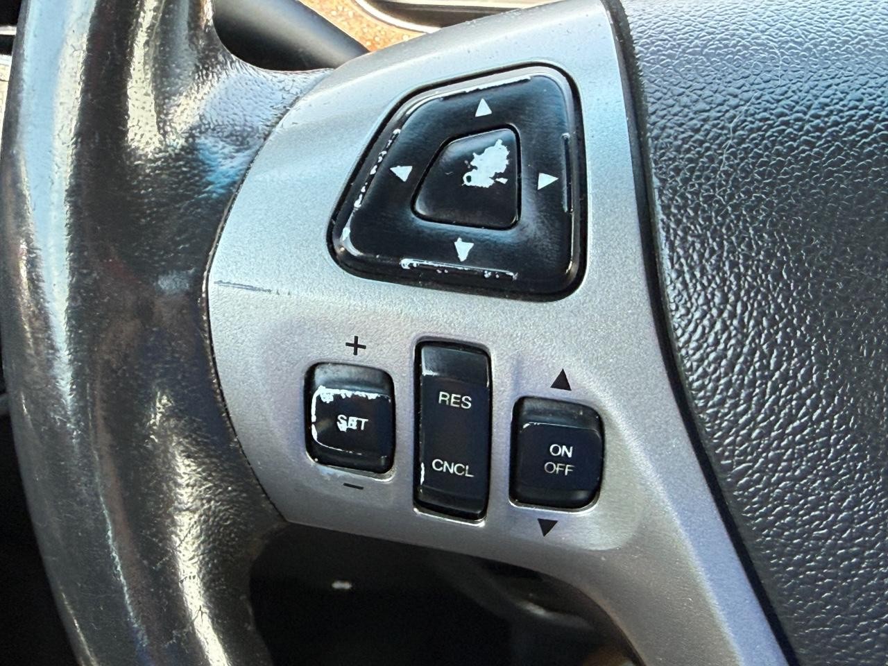Ford Taurus Vehicle Full-screen Gallery Image 19